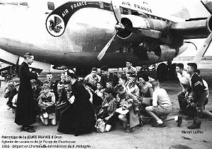 1955 depart en Chartreuse, benediction du P. Pellegrin